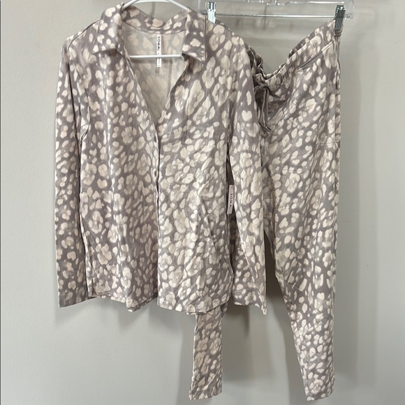 Soma Leopard Pajama Set - Picture 1 of 9